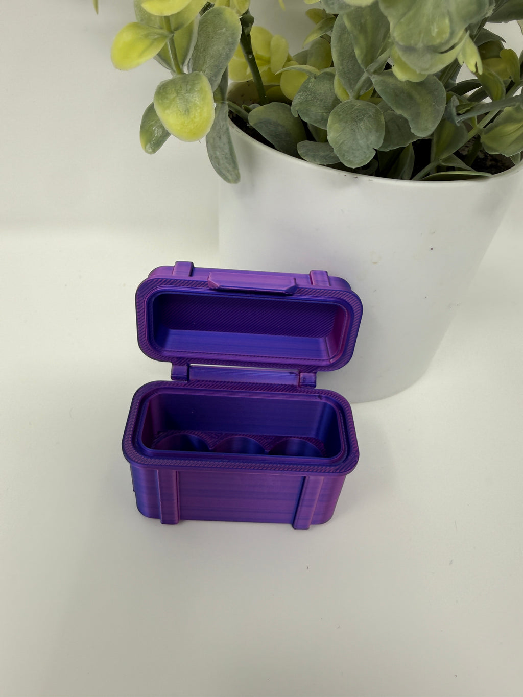3-vial open interior view